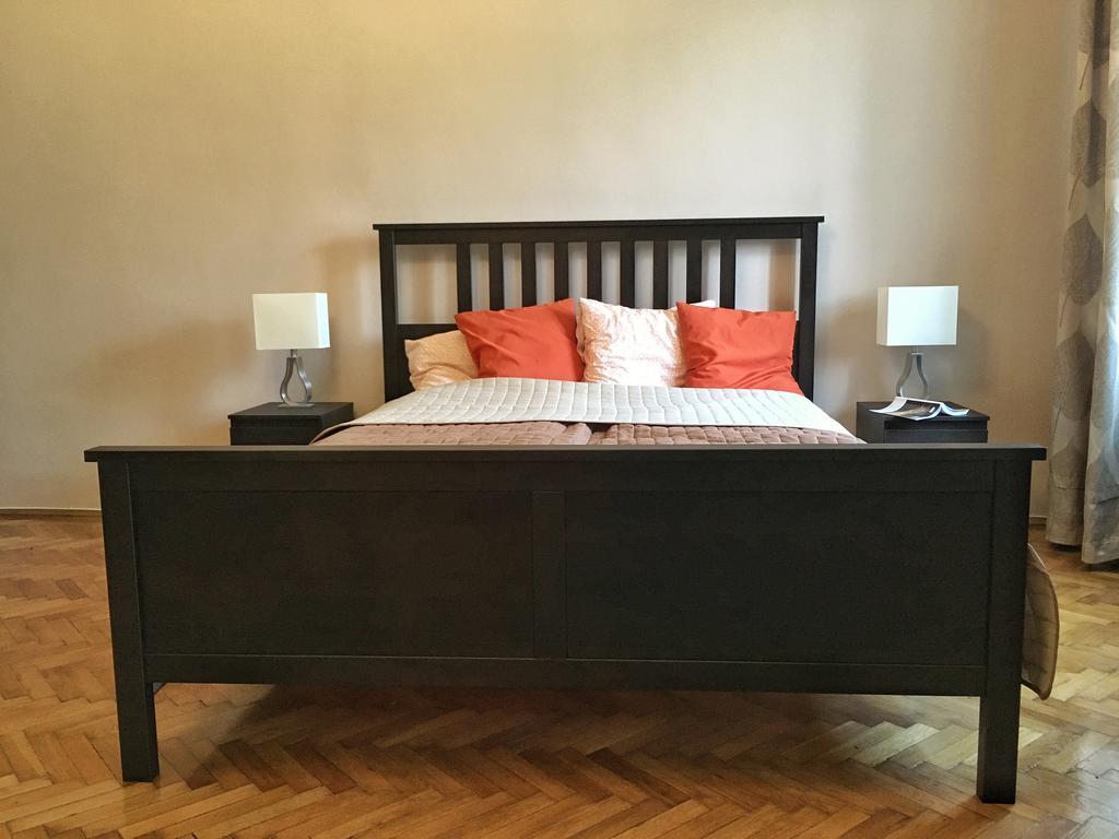 Diamonds Apartment With 2 Rooms Near Guzsdu Udvar Budapest Esterno foto
