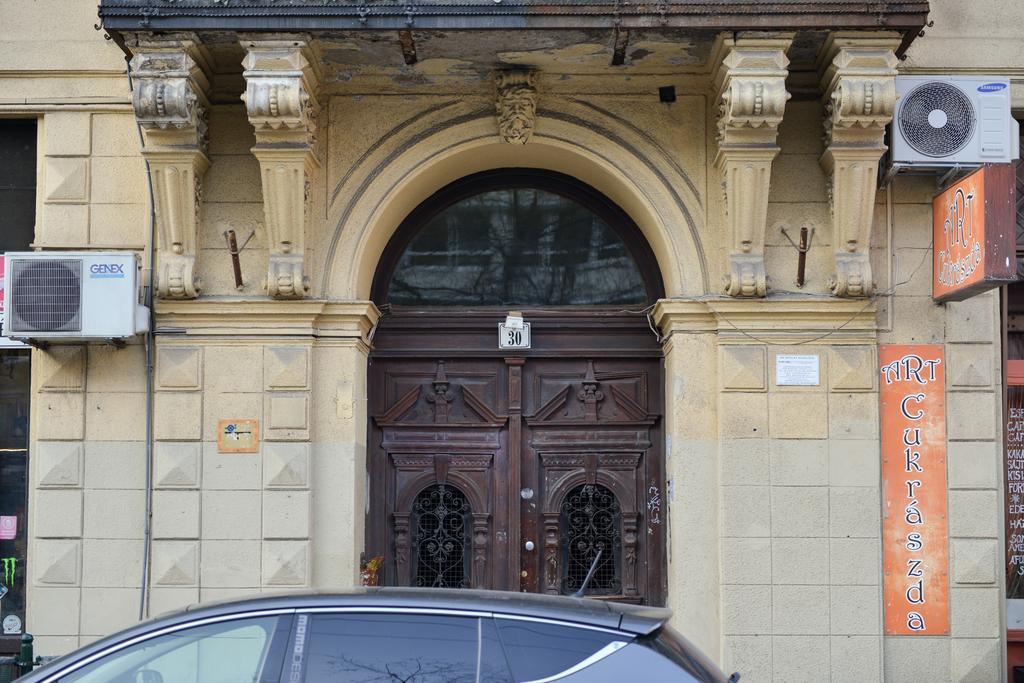 Diamonds Apartment With 2 Rooms Near Guzsdu Udvar Budapest Esterno foto
