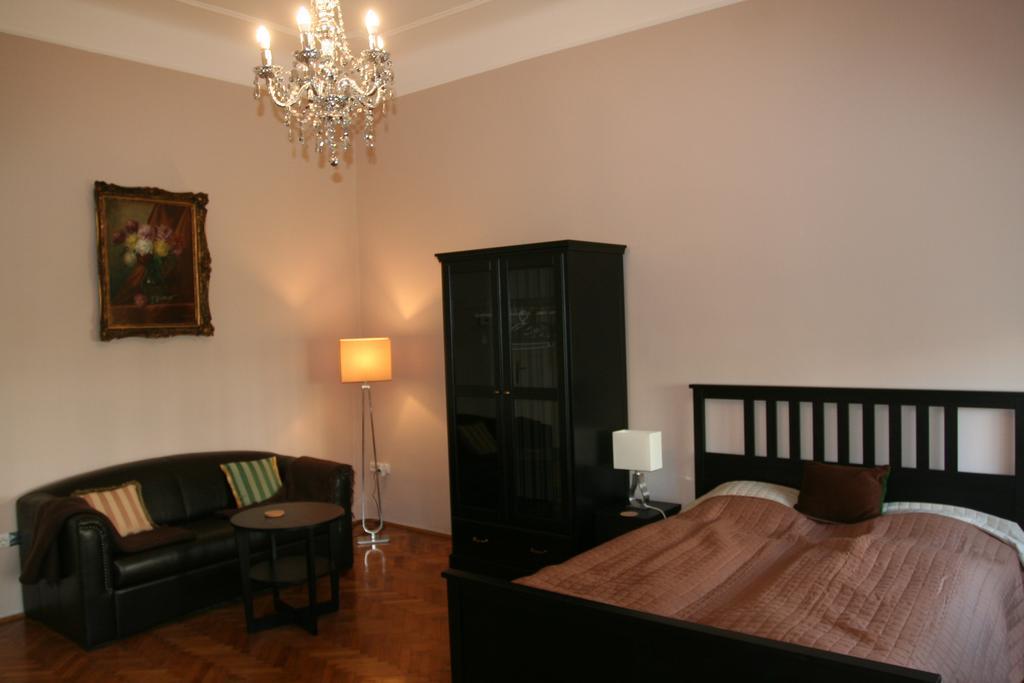 Diamonds Apartment With 2 Rooms Near Guzsdu Udvar Budapest Esterno foto