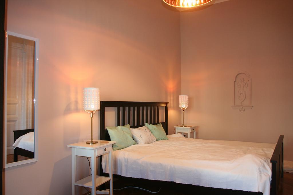 Diamonds Apartment With 2 Rooms Near Guzsdu Udvar Budapest Esterno foto
